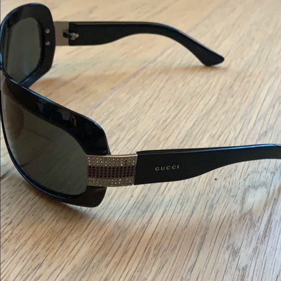 gucci sunglasses uv protection